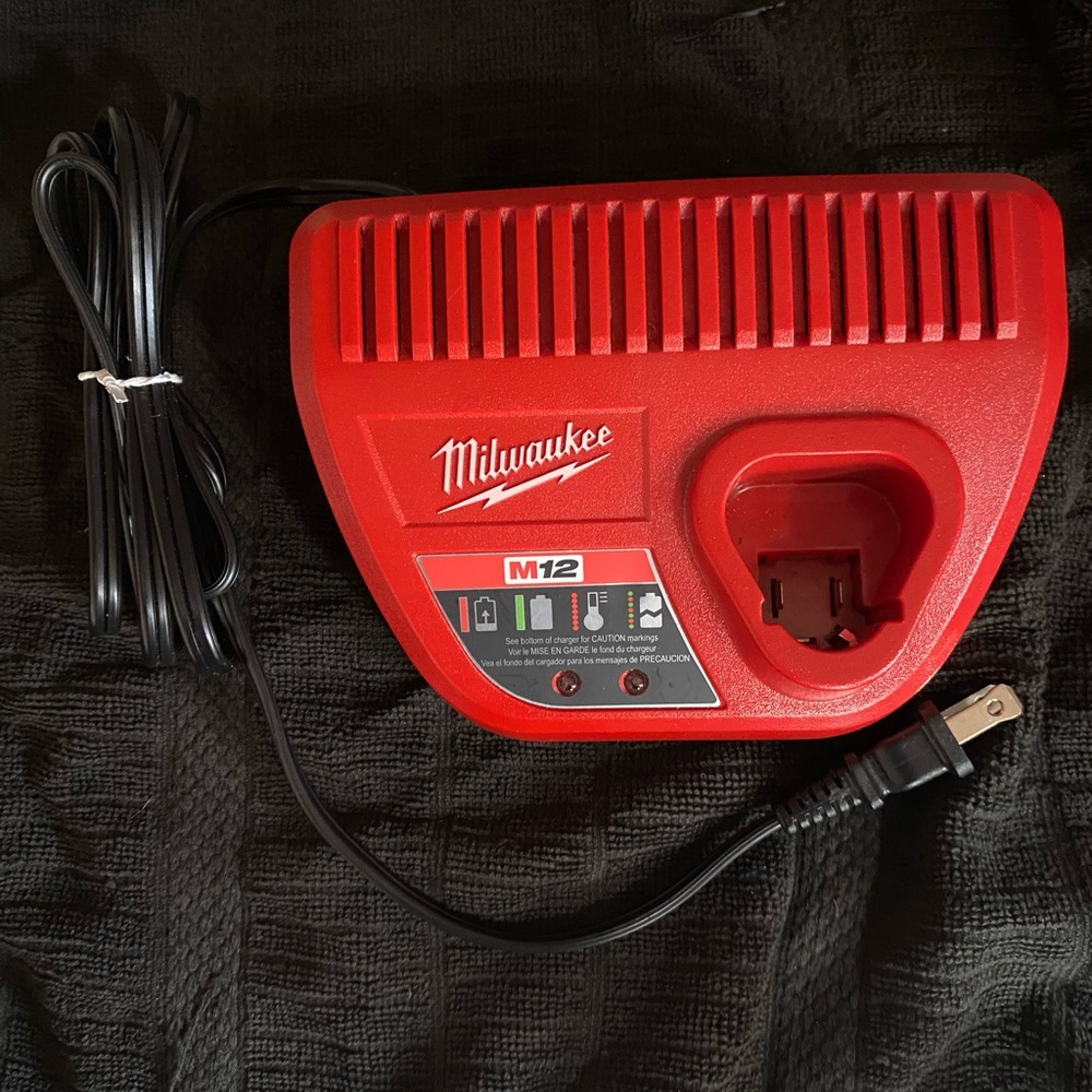 New Milwaukee M12 12 volt charger. 🔌